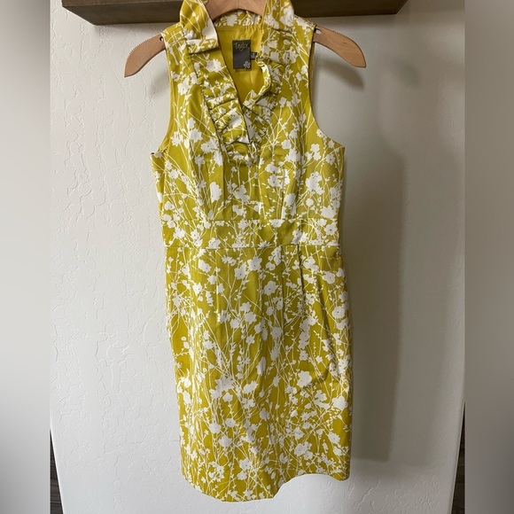 Taylor| Floral Dress in Bright Neon Tone, Size 4•••Perfect for Spring! - Picture 1 of 16